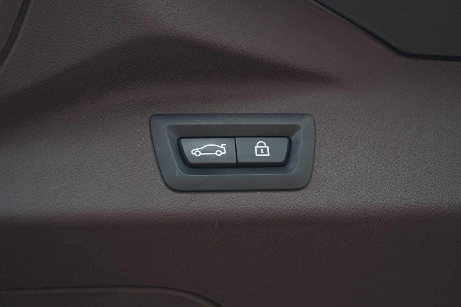 Thumbnail: 2019 BMW X7 - 14