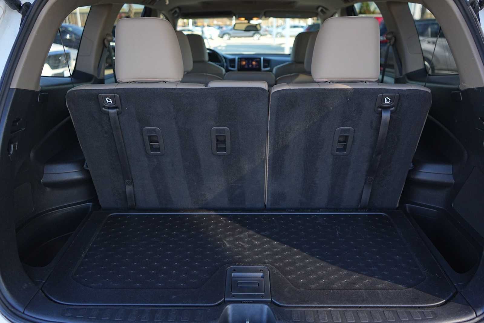 Thumbnail: 2016 Honda Pilot - 27