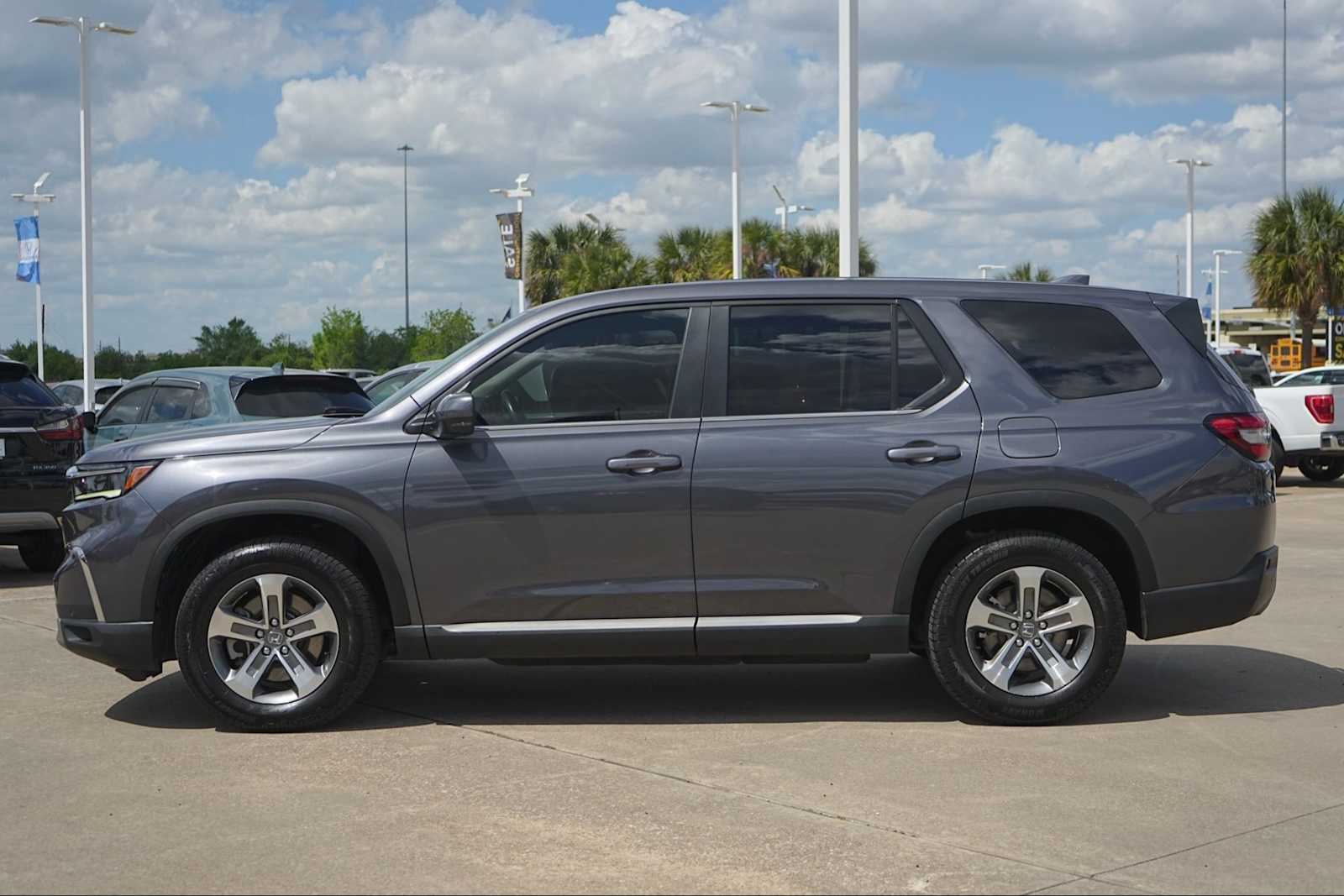 Thumbnail: 2023 Honda Pilot - 3