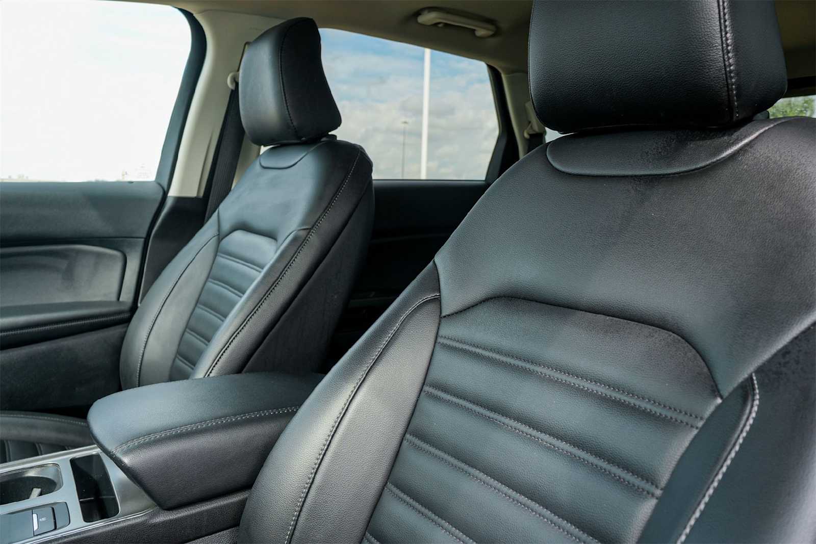 Thumbnail: 2022 Ford Edge - 11