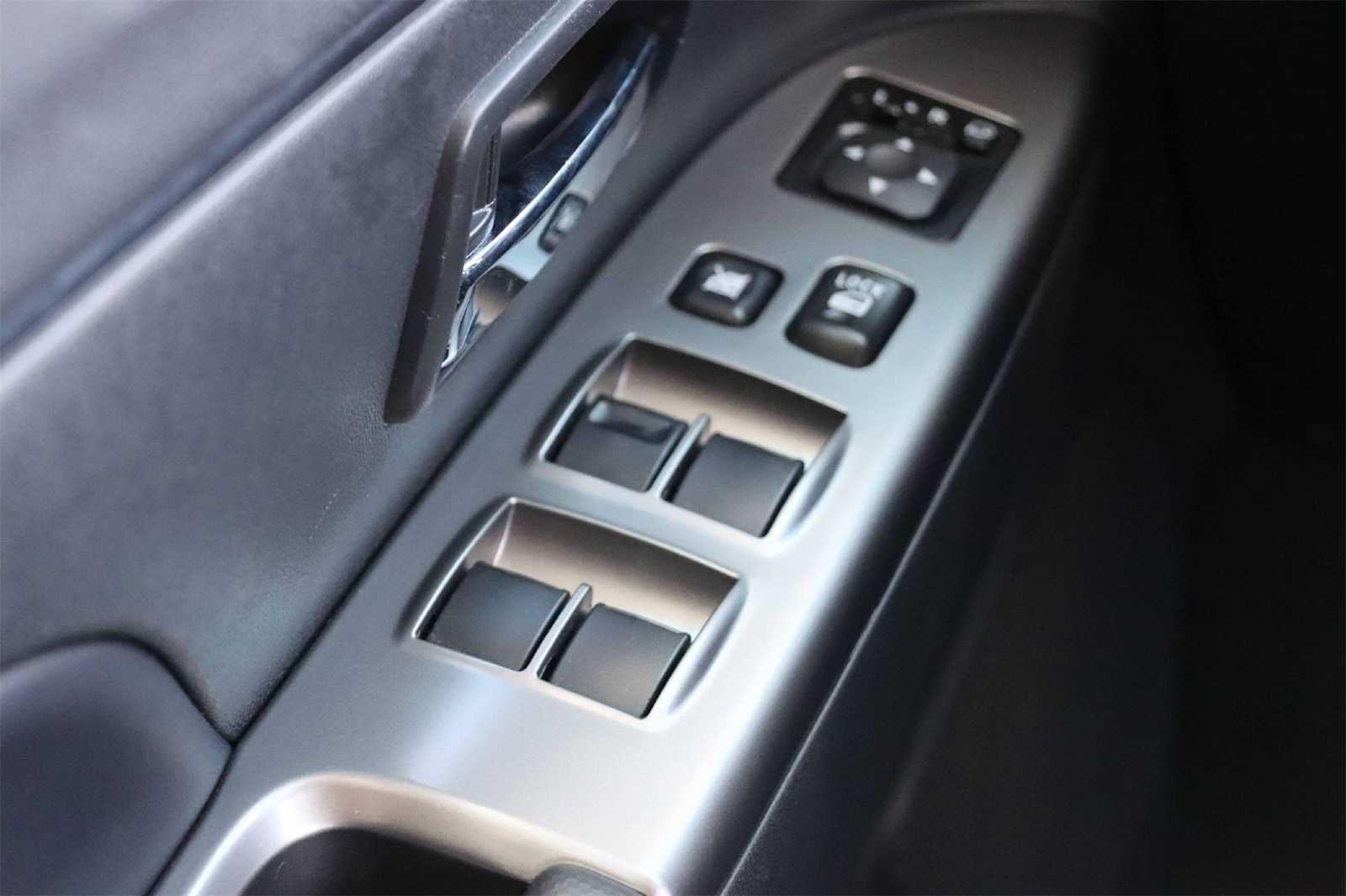 Thumbnail: 2024 Mitsubishi Outlander Sport - 20