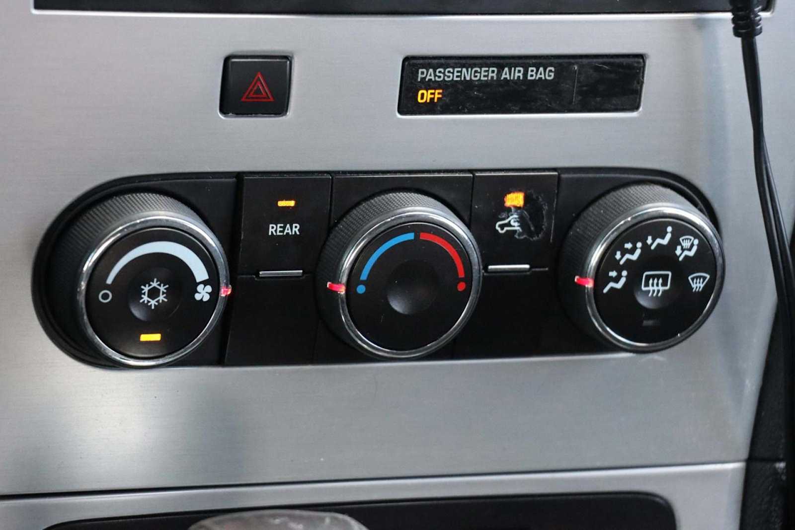 Thumbnail: 2012 GMC Acadia - 19
