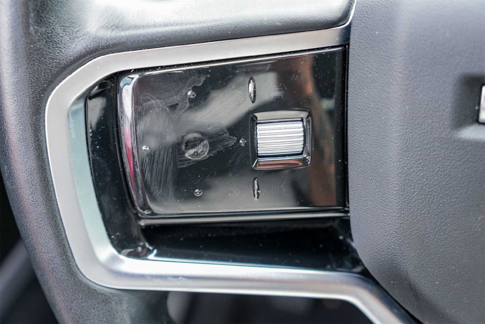 Thumbnail: 2022 Land Rover Range Rover Evoque - 25