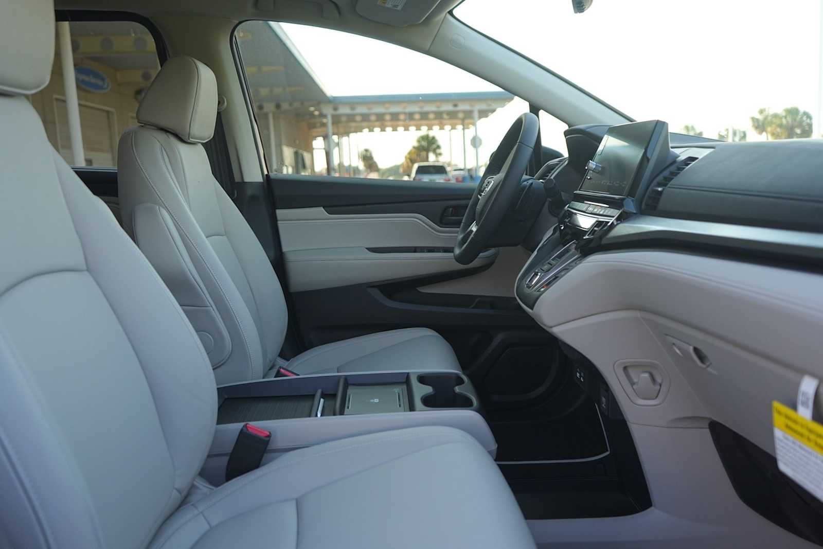 Thumbnail: 2026 Honda Odyssey - 14