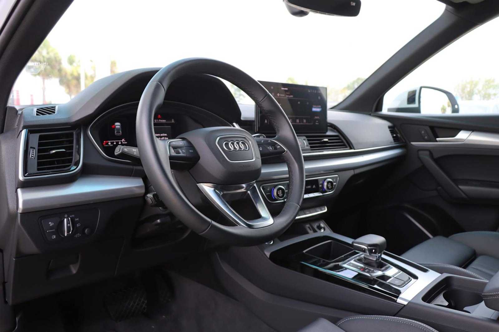 2025 Audi Q5 45 S line Premium photo 2