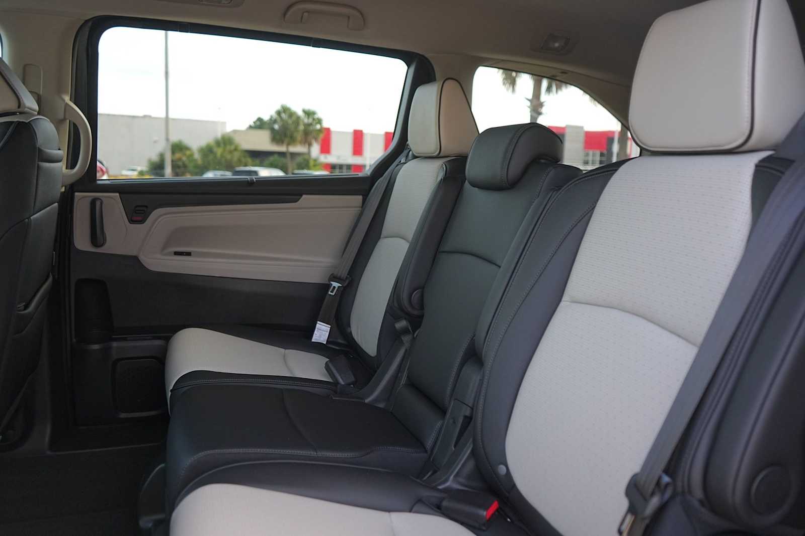 Thumbnail: 2026 Honda Odyssey - 14