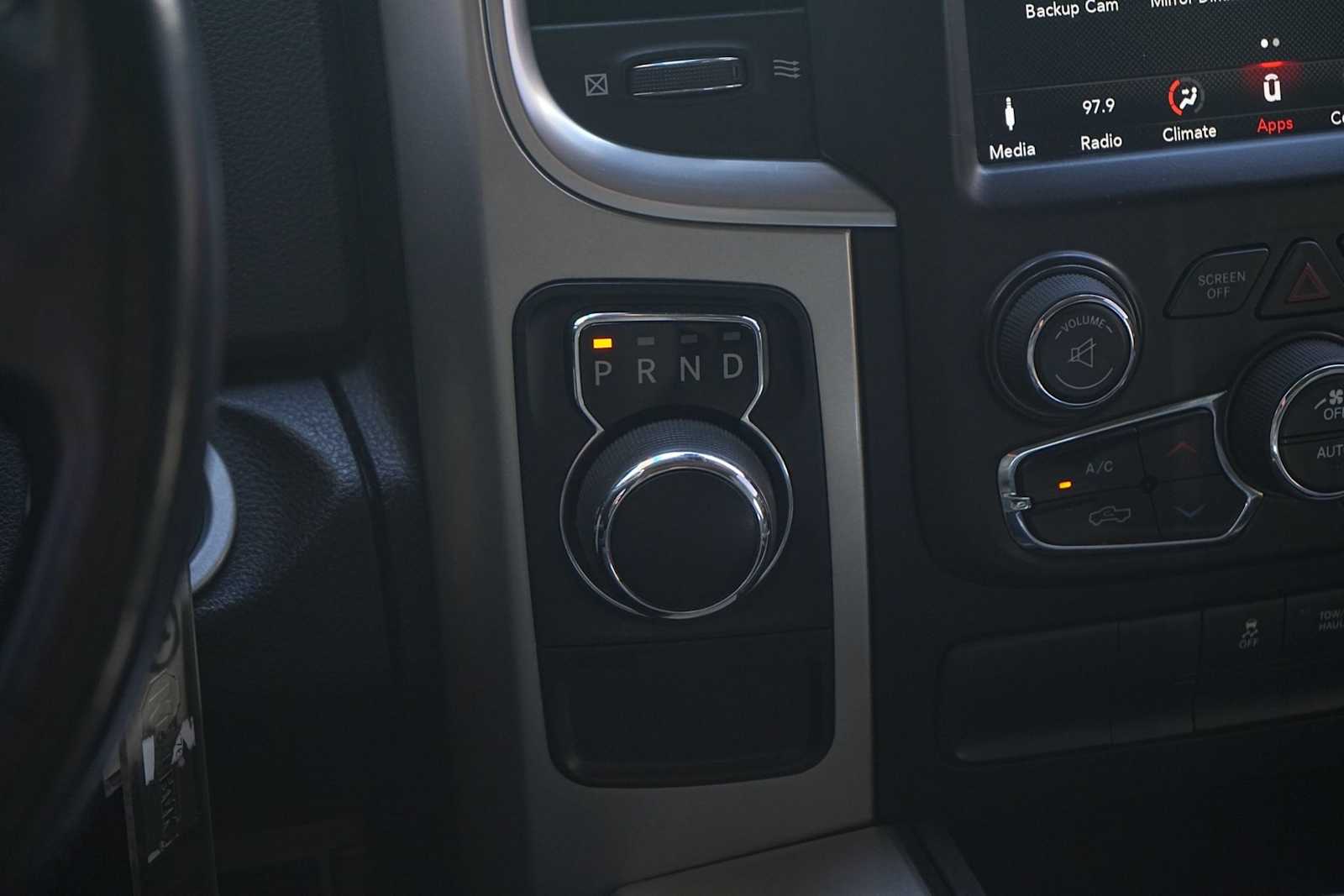 Thumbnail: 2019 RAM 1500 Classic - 20