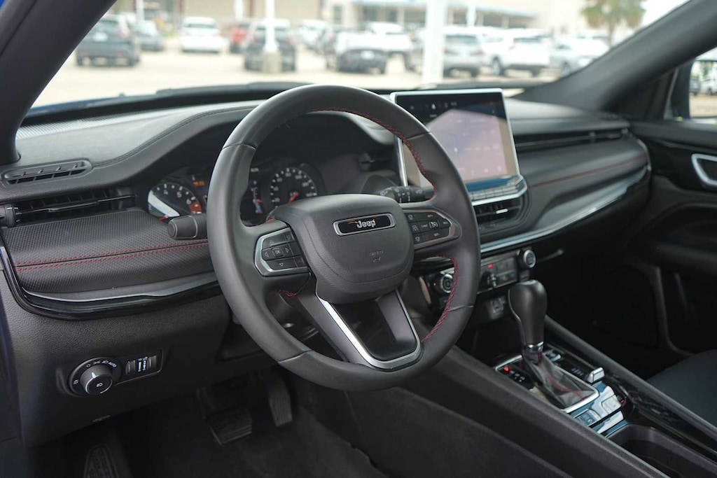 Used 2025 Jeep Compass Trailhawk SUV