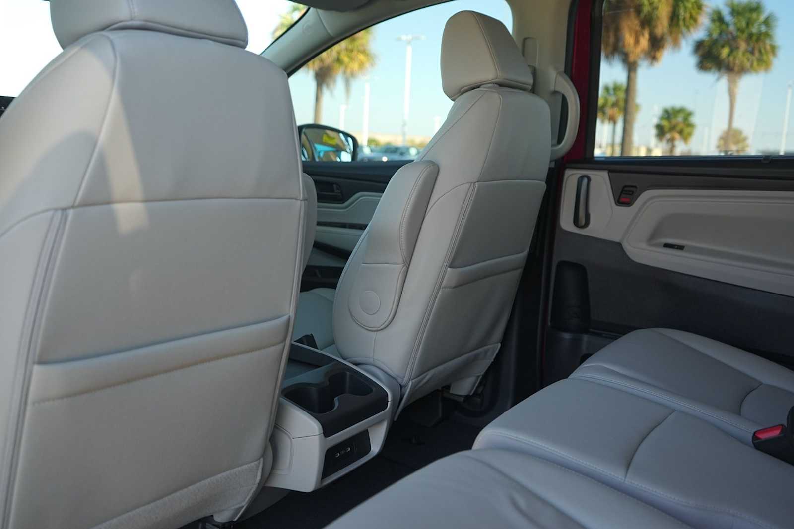 Thumbnail: 2026 Honda Odyssey - 12