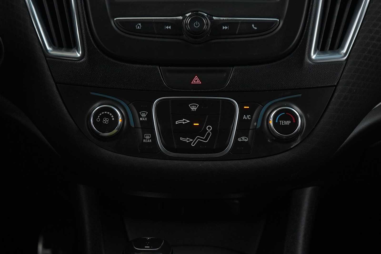 Thumbnail: 2018 Chevrolet Malibu - 19