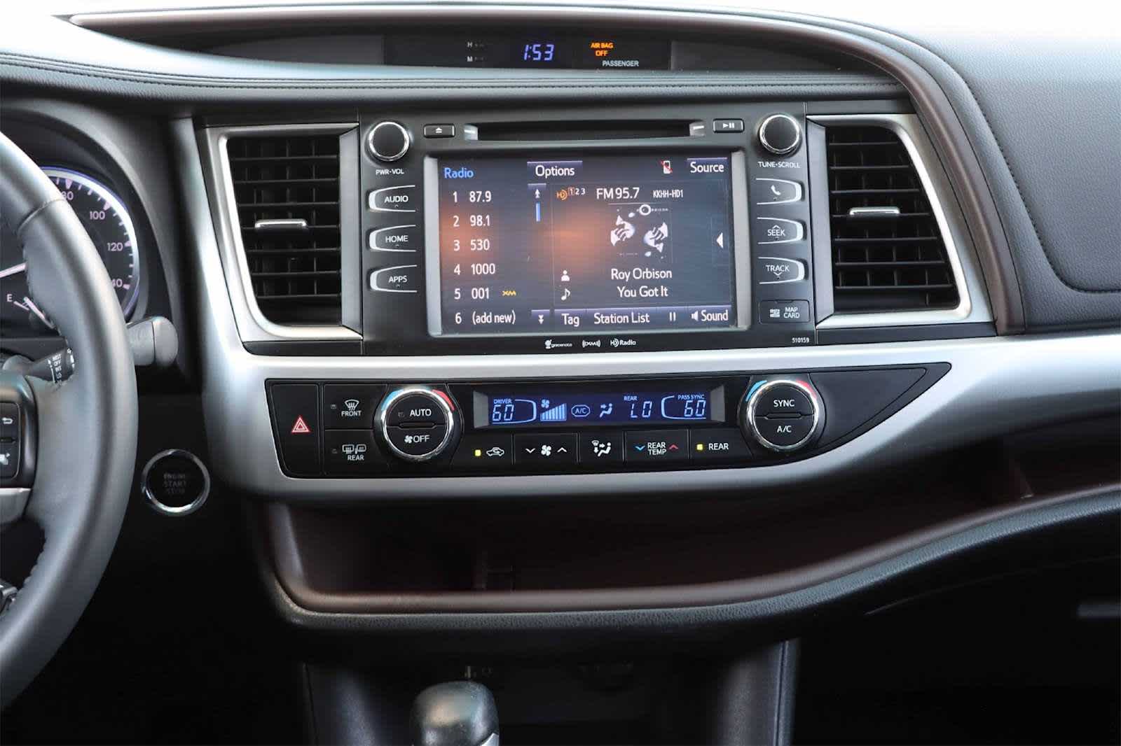 Thumbnail: 2016 Toyota Highlander - 17