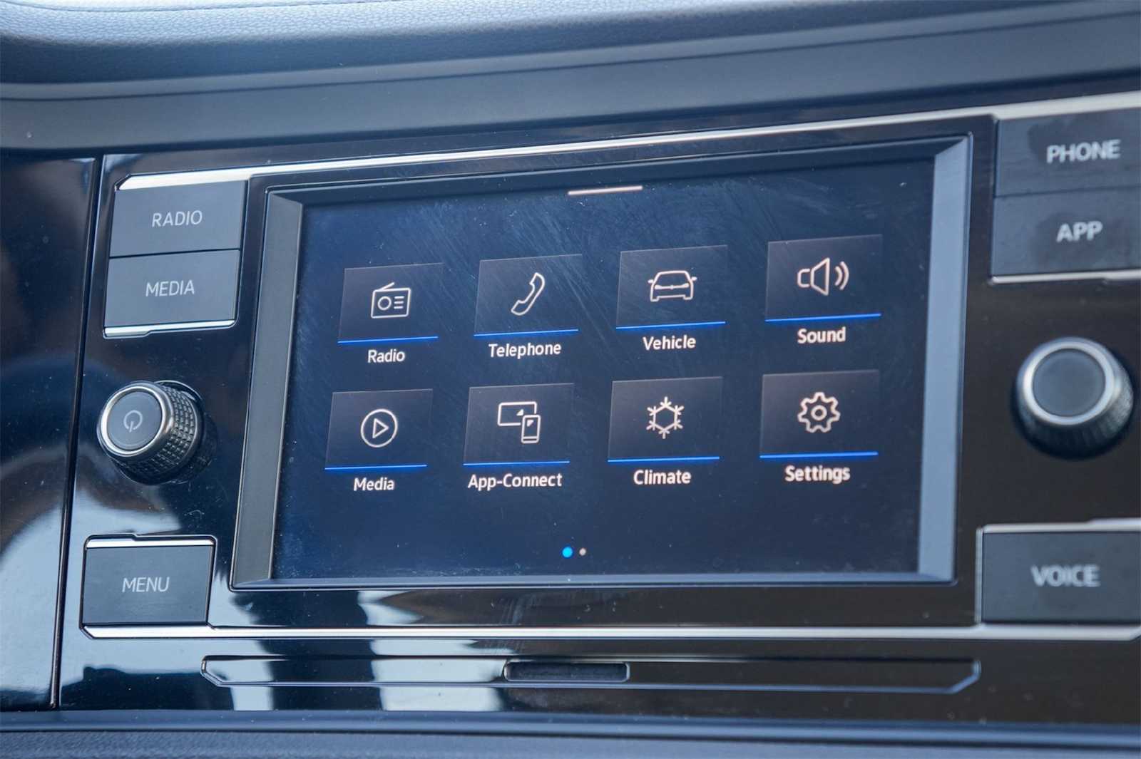 Thumbnail: 2024 Volkswagen Jetta - 16