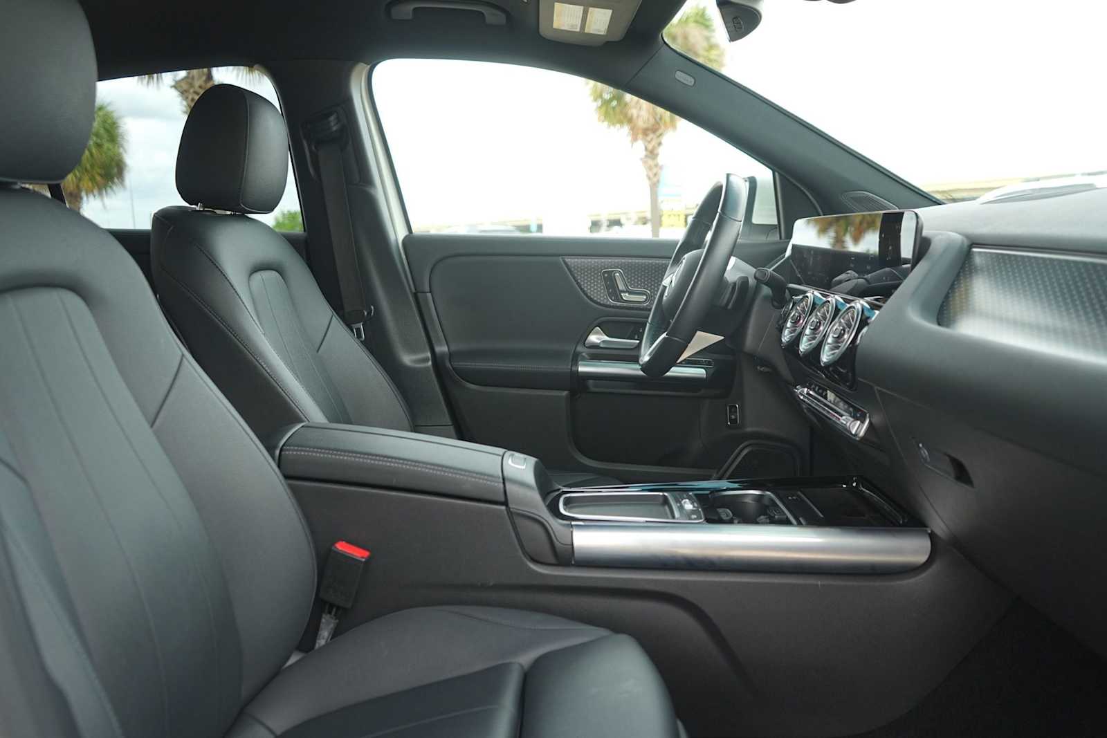 Thumbnail: 2025 Mercedes-Benz GLA - 15