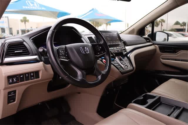 Used 2021 Honda Odyssey Touring with VIN 5FNRL6H81MB006893 for sale in Houston, TX