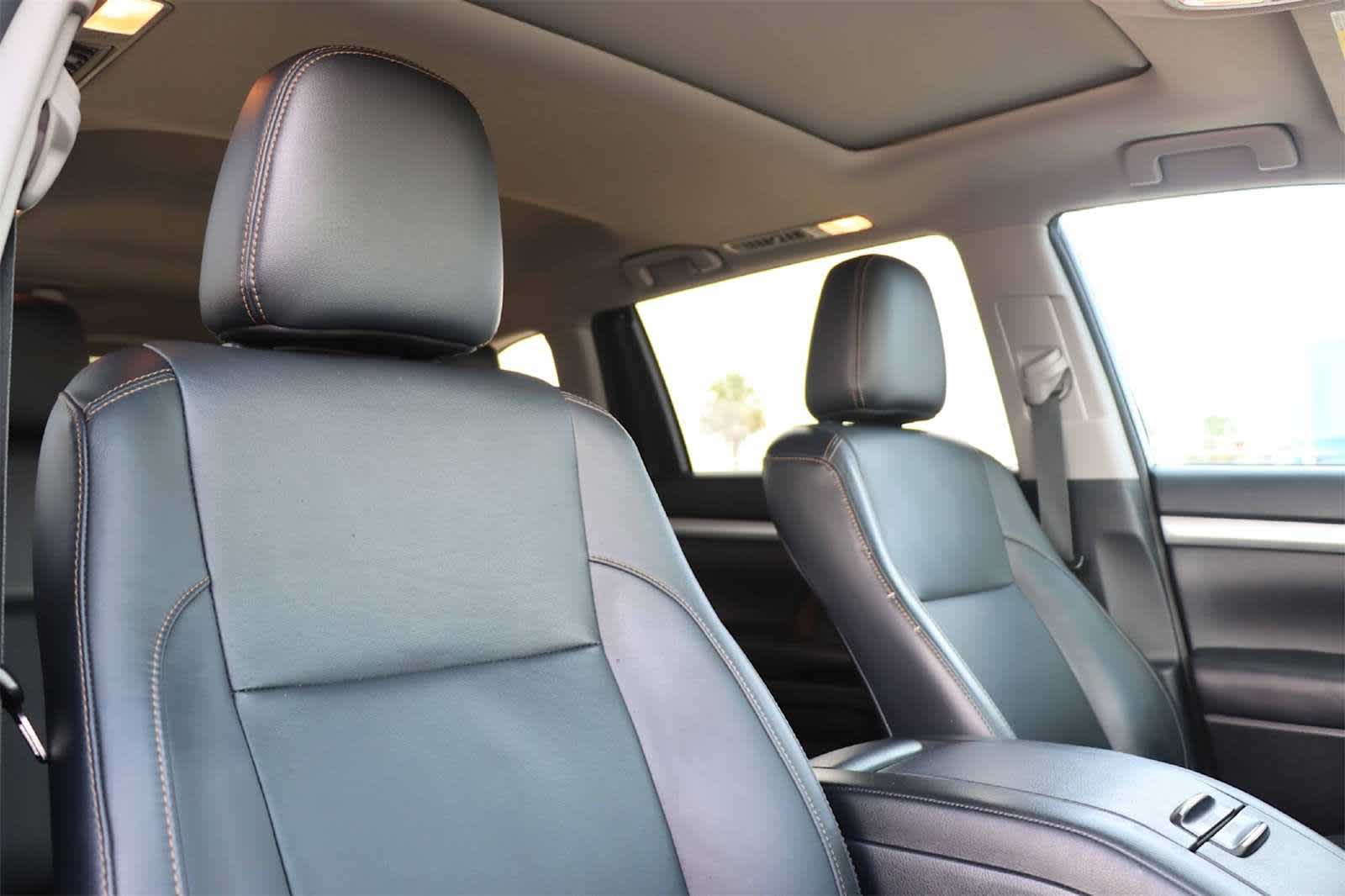 Thumbnail: 2016 Toyota Highlander - 12