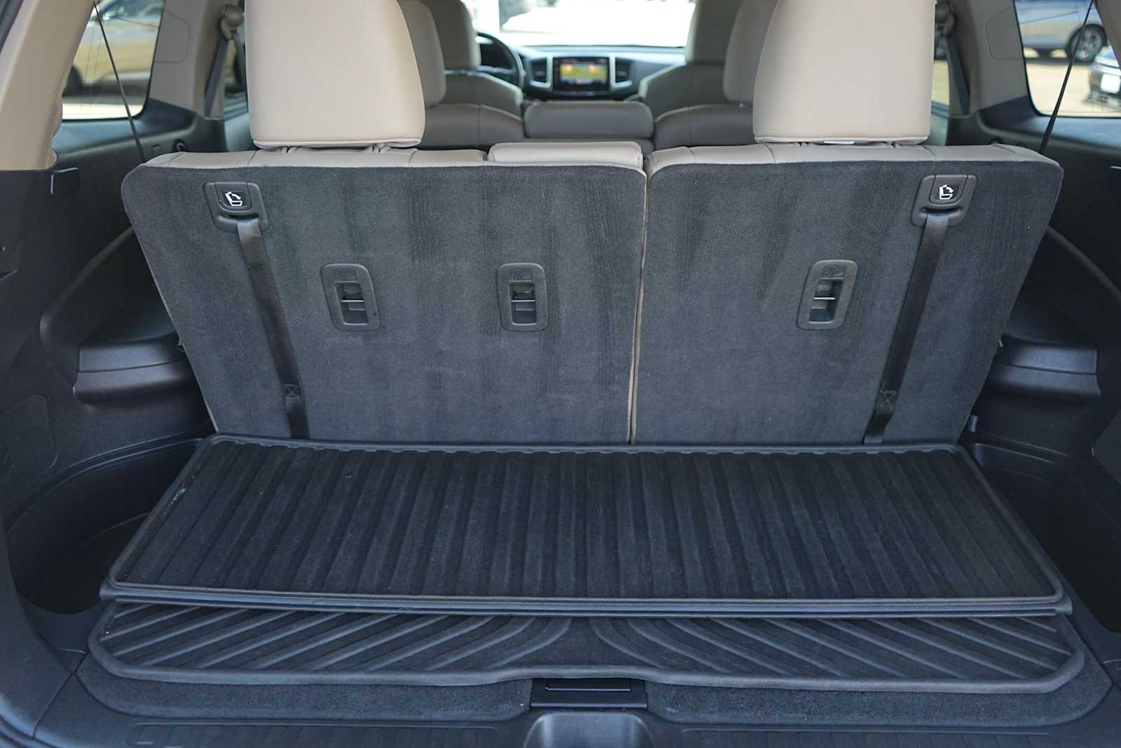 Thumbnail: 2017 Honda Pilot - 27