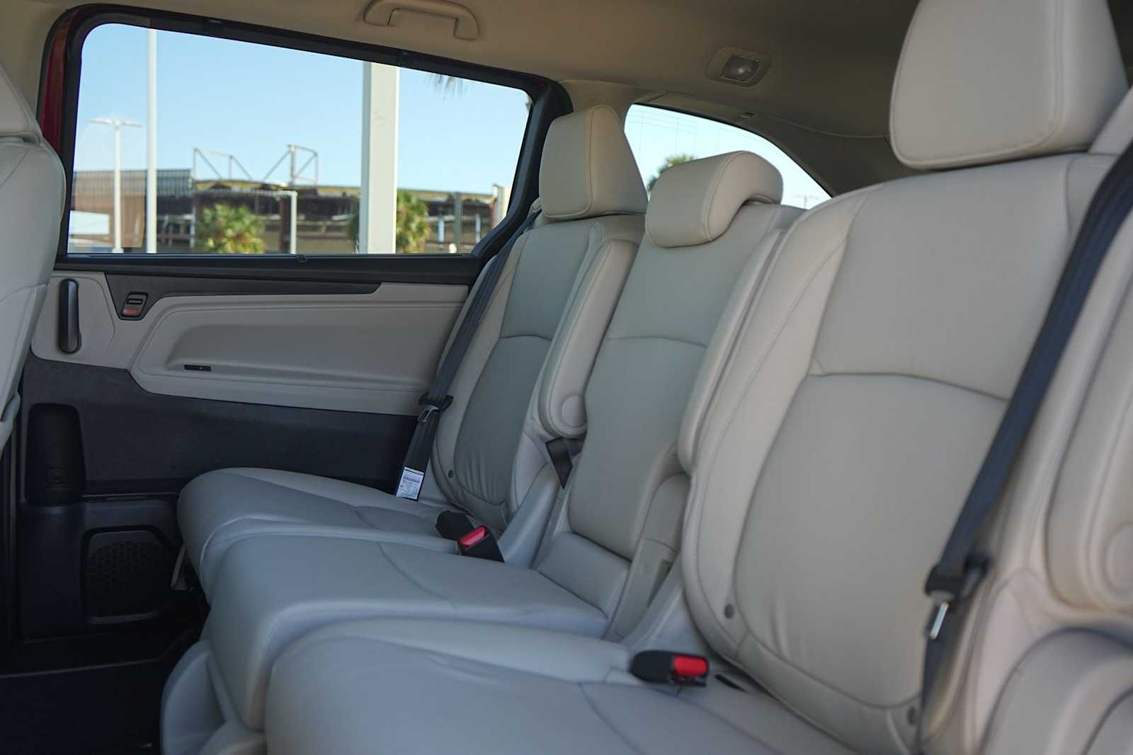 Thumbnail: 2026 Honda Odyssey - 13