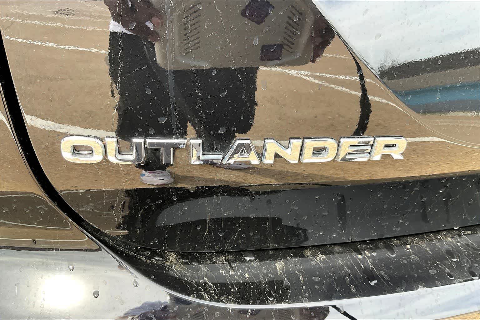 2025 Mitsubishi Outlander ES - Photo 7