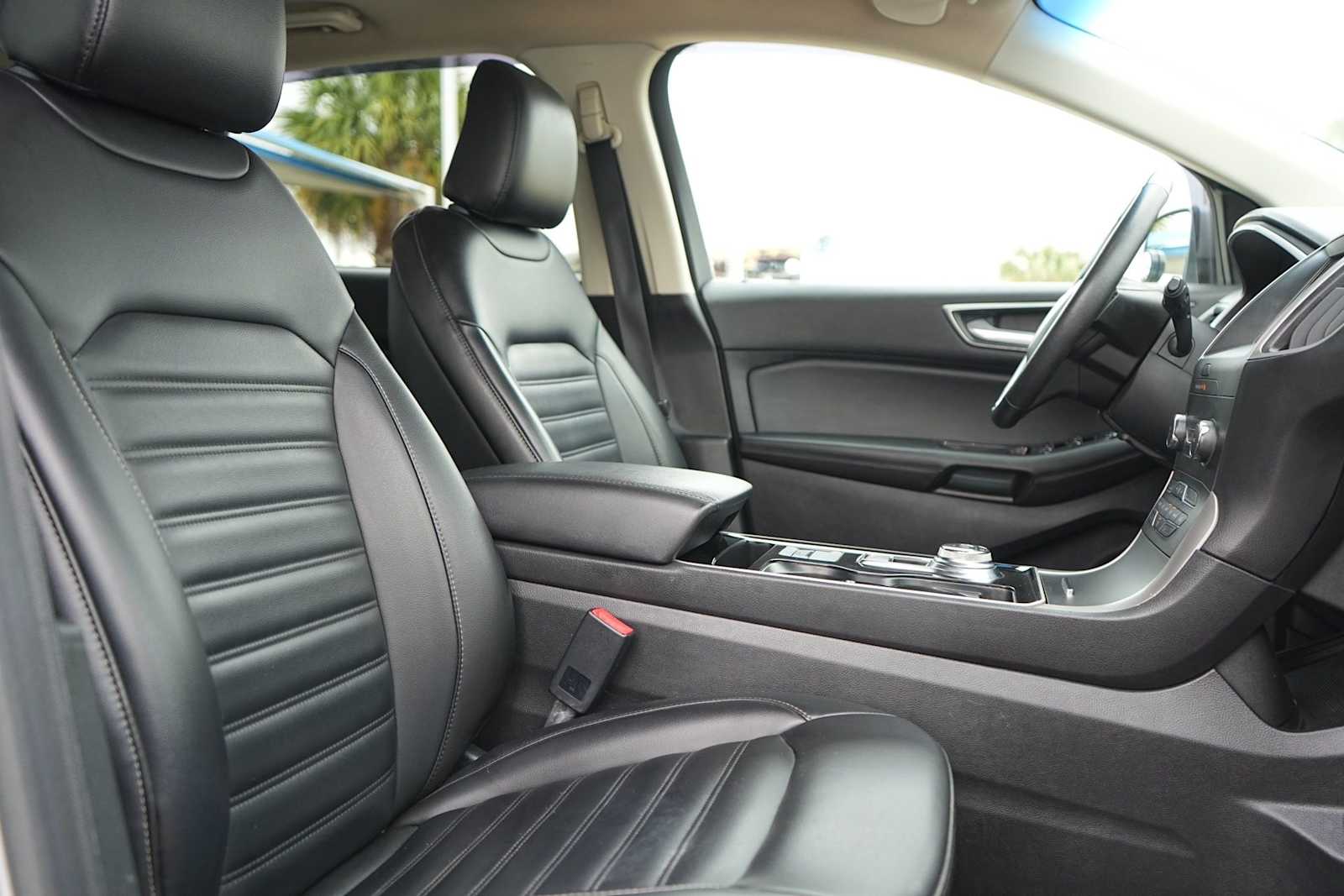 Thumbnail: 2020 Ford Edge - 15