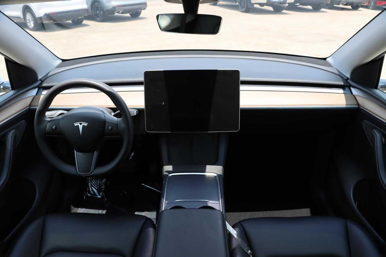 Thumbnail: 2023 Tesla Model Y - 11