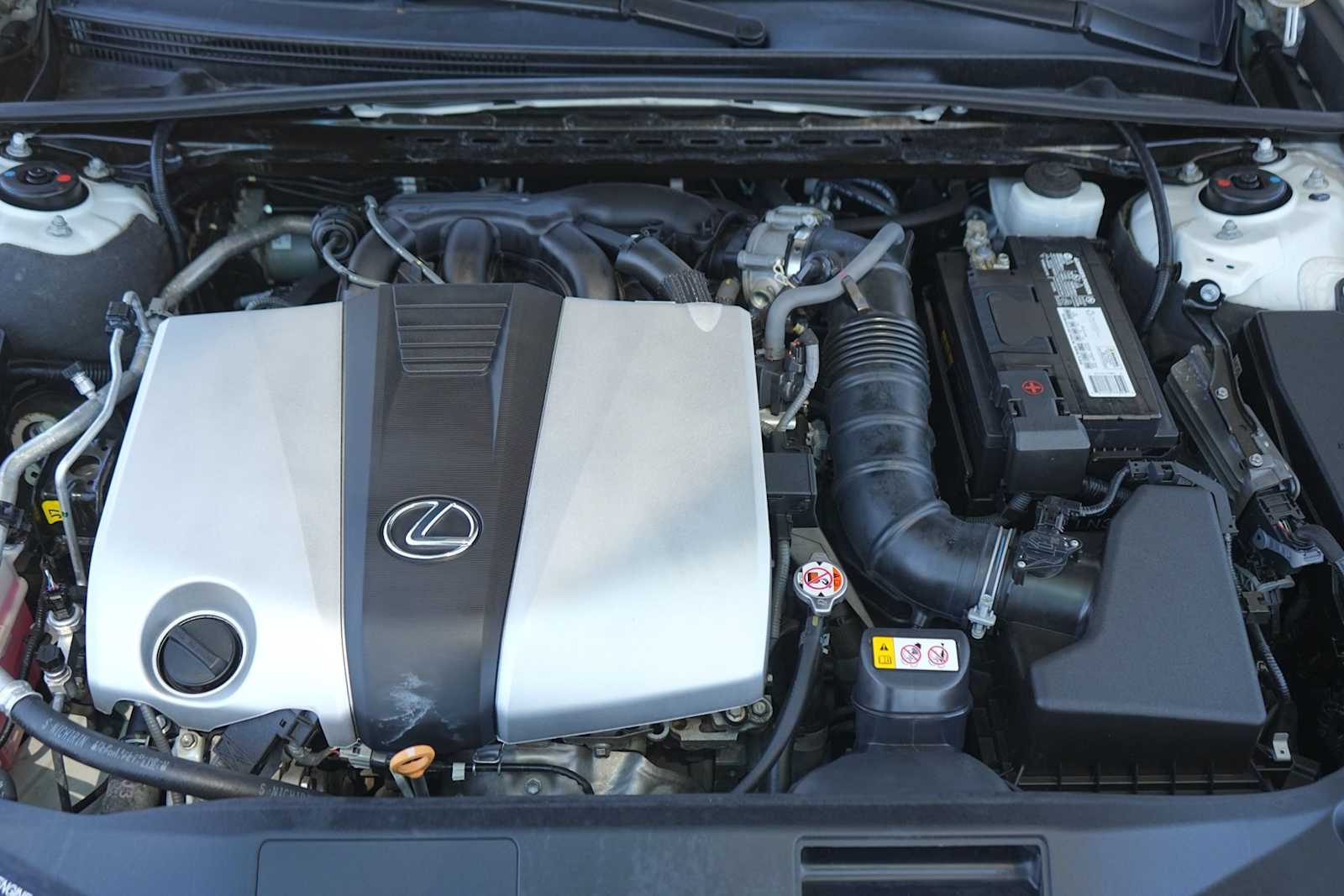 Thumbnail: 2021 Lexus ES - 9