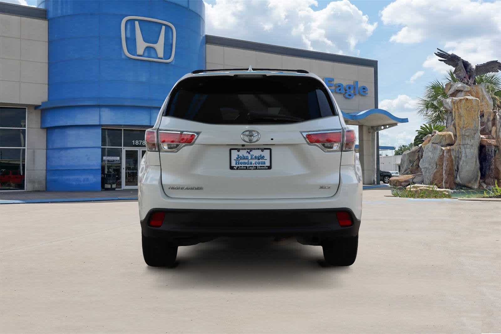 Thumbnail: 2016 Toyota Highlander - 5