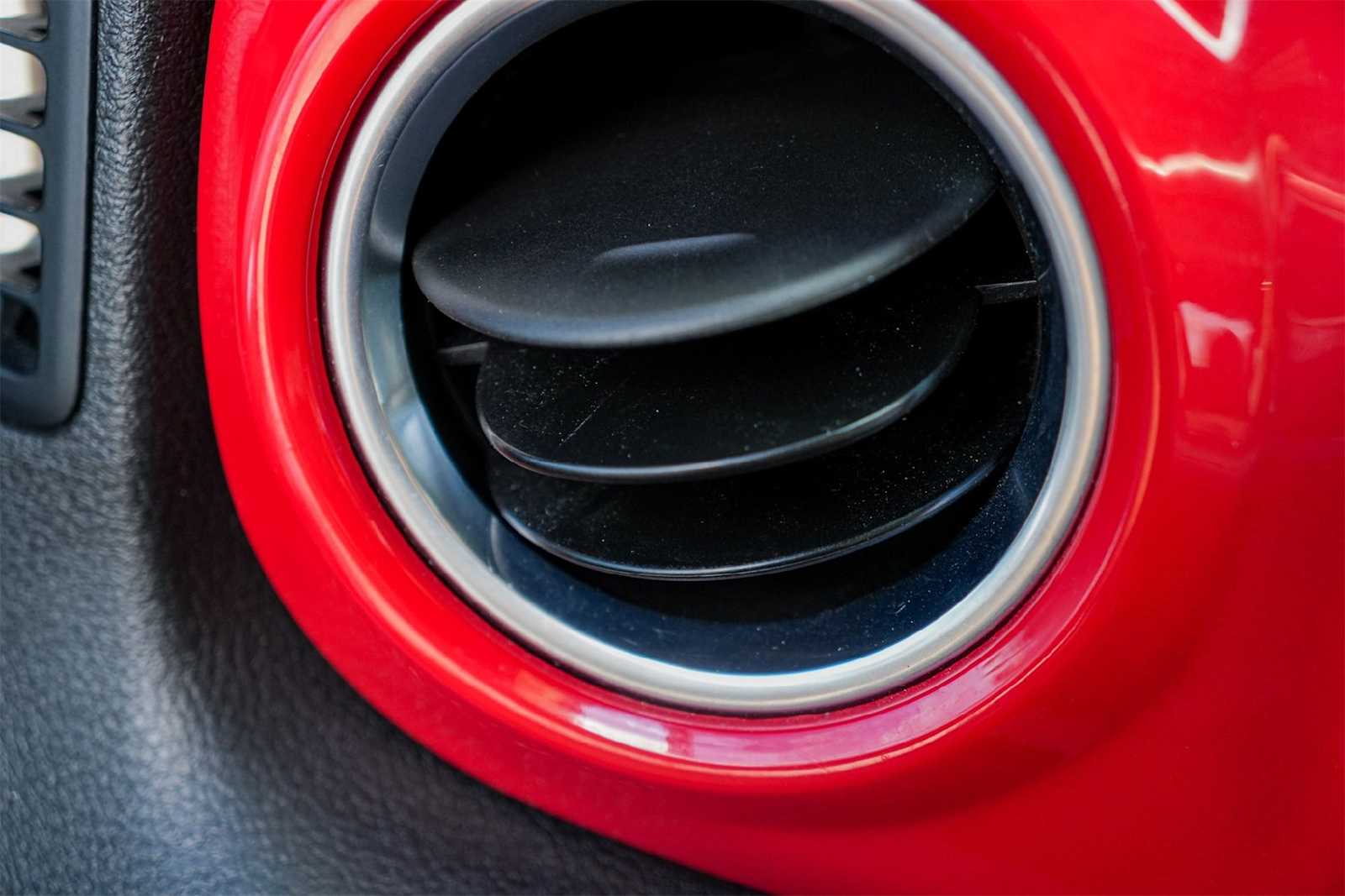 Thumbnail: 2019 Jeep Wrangler - 28