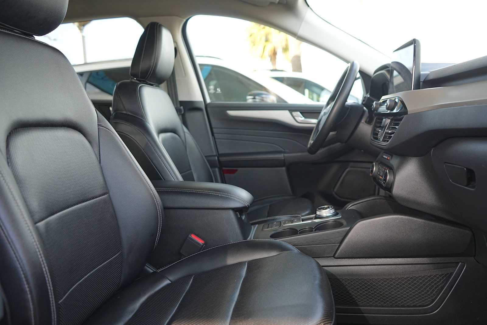 Thumbnail: 2022 Ford Escape - 15