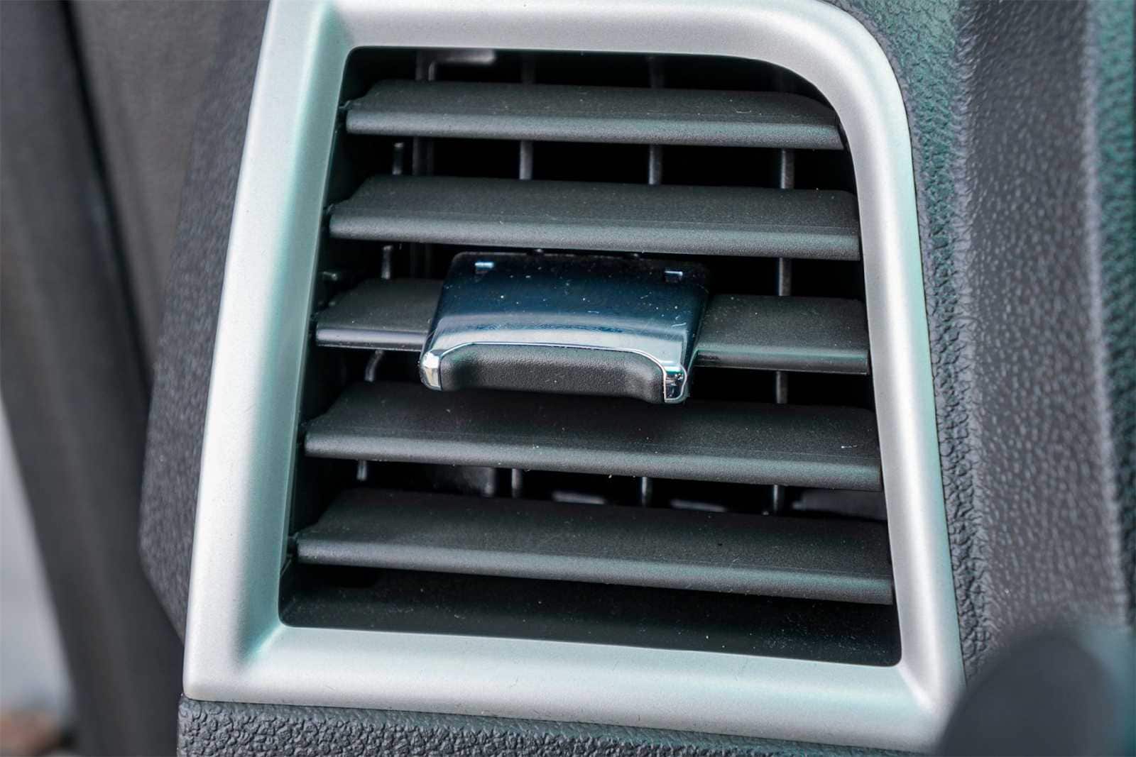 Thumbnail: 2012 Ford Explorer - 28