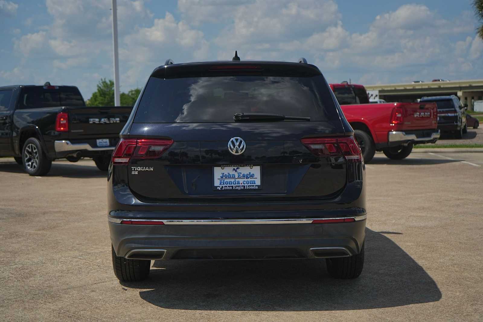 Thumbnail: 2020 Volkswagen Tiguan - 4