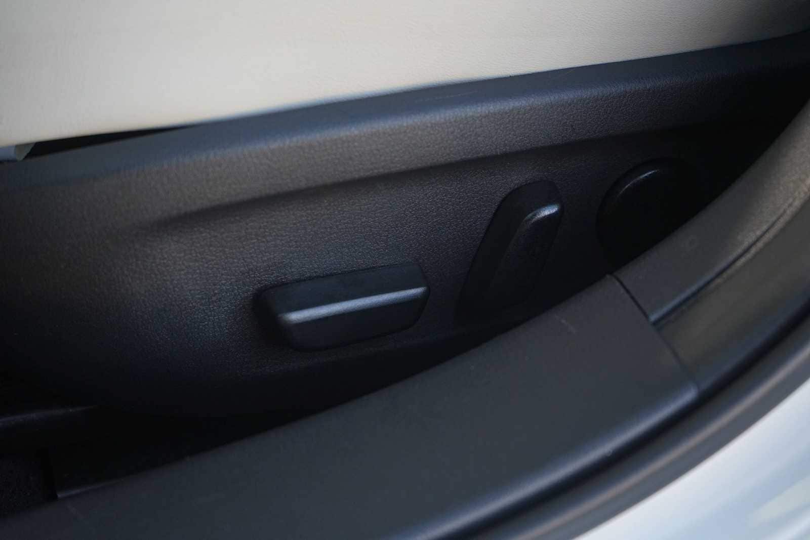 Thumbnail: 2024 Mazda Mazda3 - 12