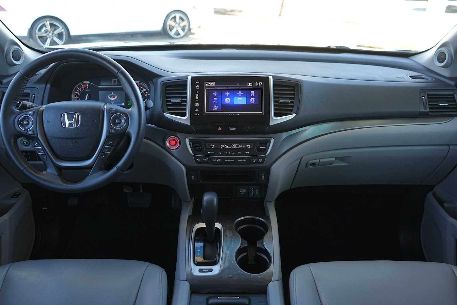 Thumbnail: 2017 Honda Pilot - 10