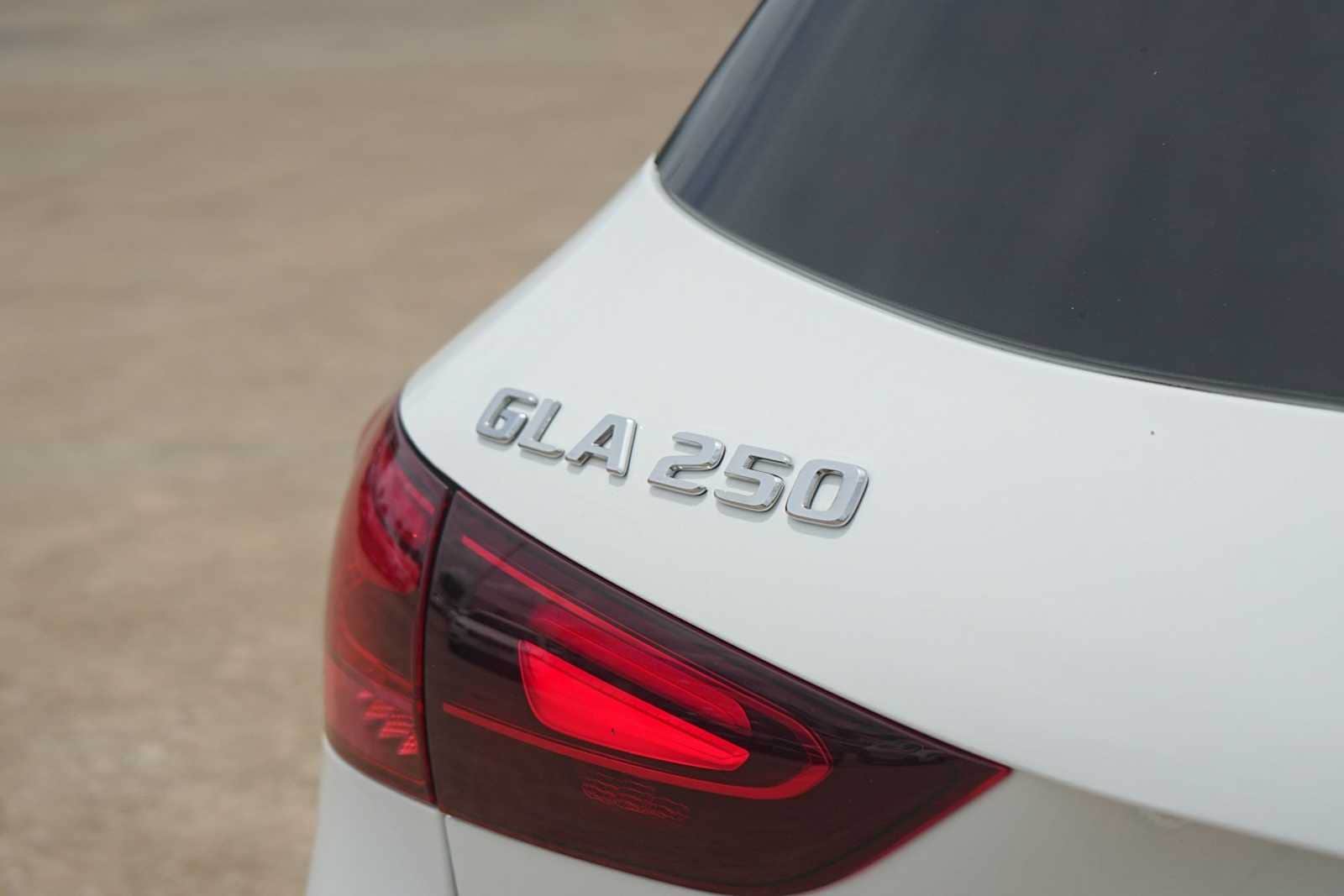 Thumbnail: 2025 Mercedes-Benz GLA - 8