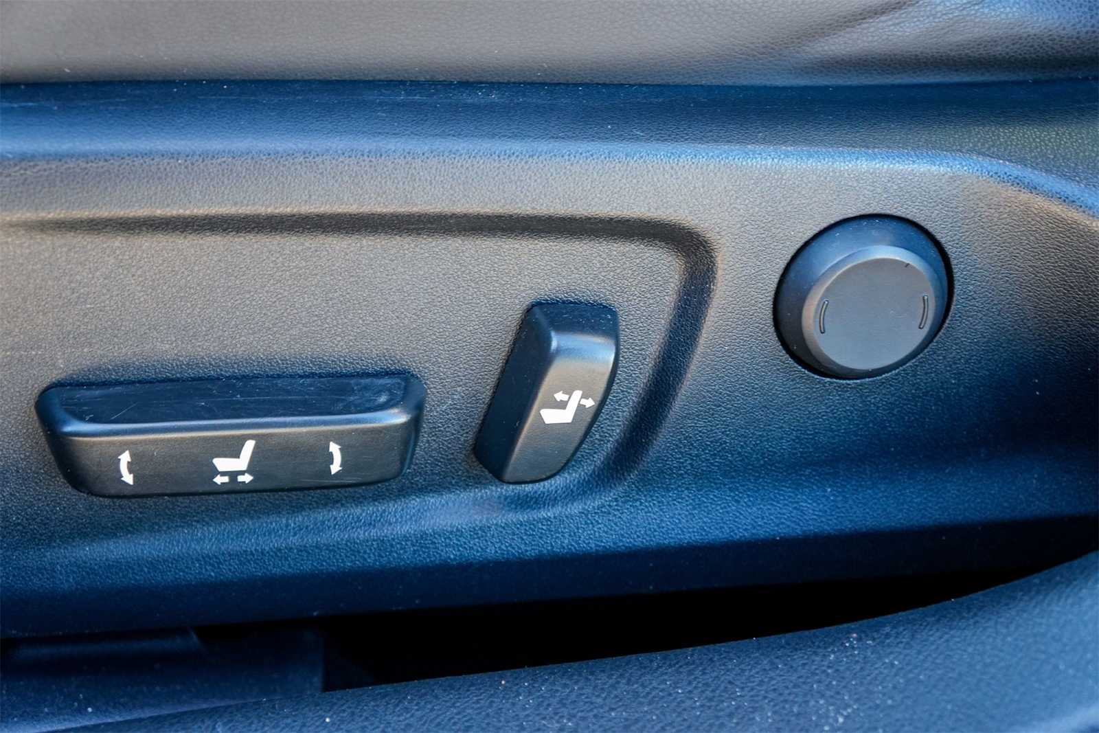 Thumbnail: 2015 Lexus IS - 21