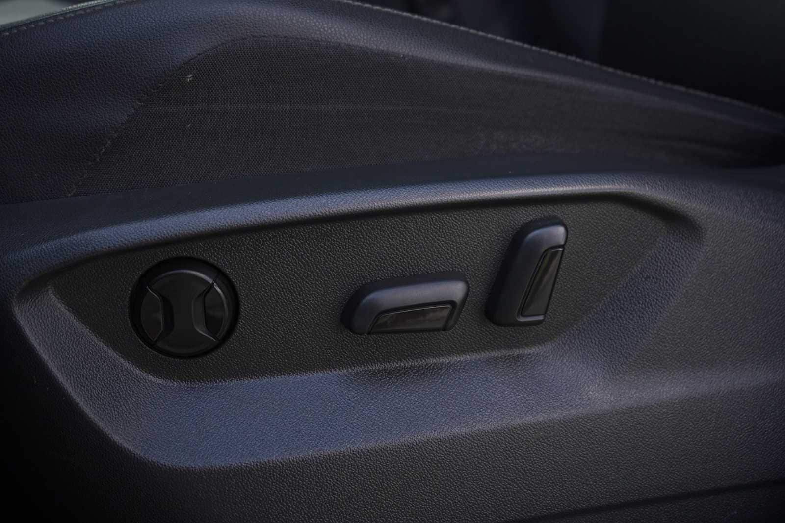 Thumbnail: 2020 Volkswagen Tiguan - 11