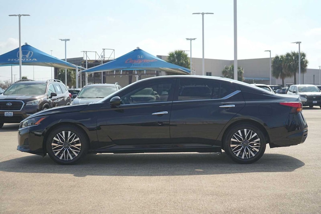 Used 2024 Nissan Altima 2.5 SV Sedan