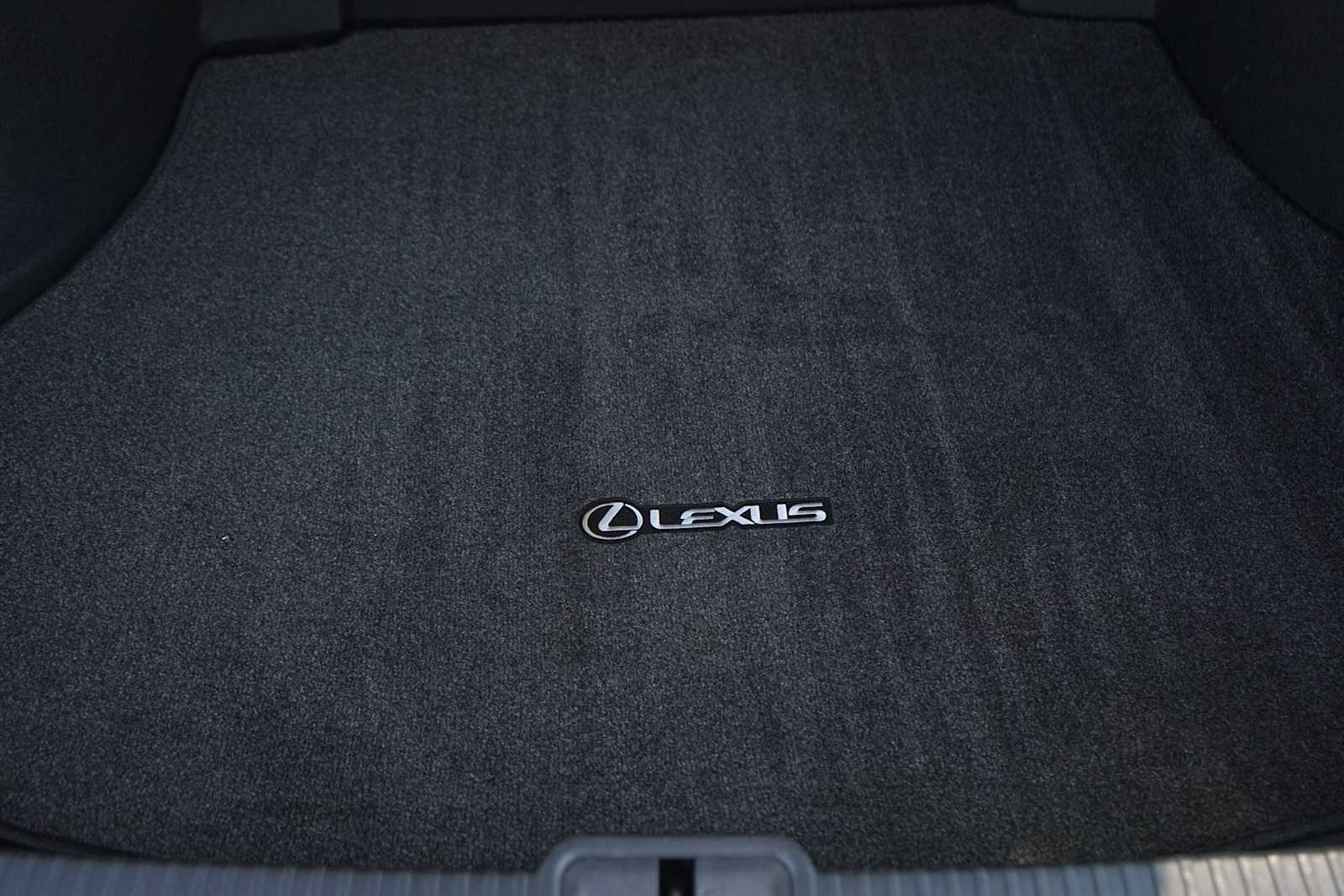 Thumbnail: 2021 Lexus ES - 27