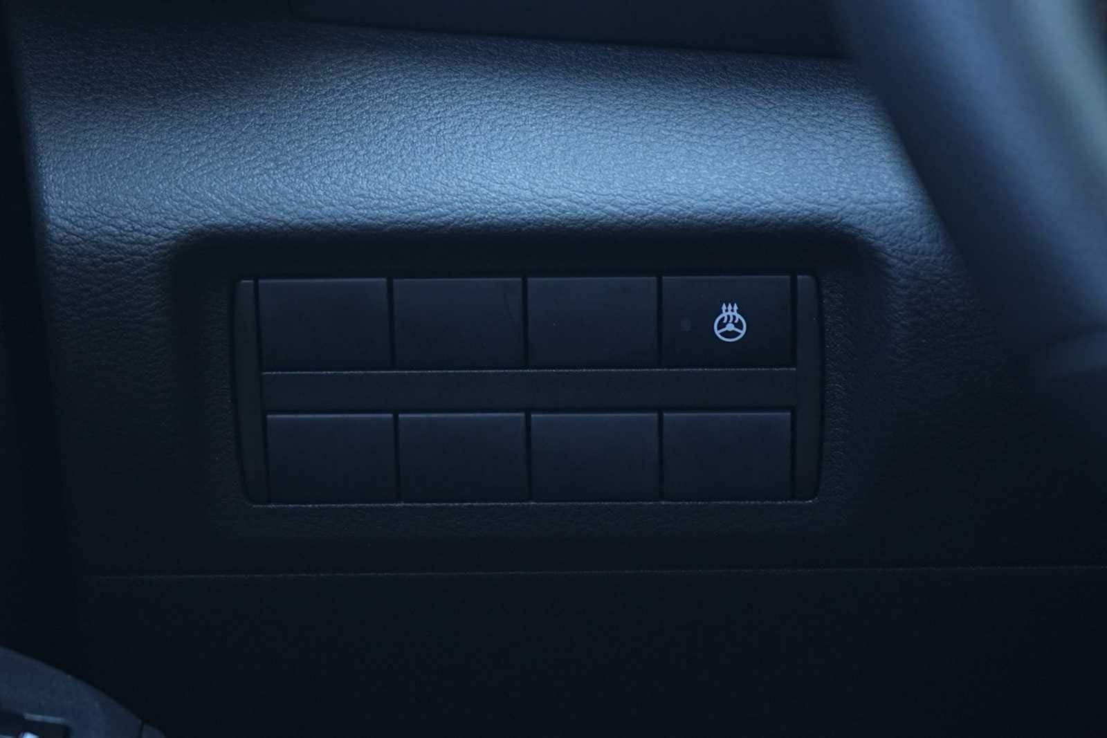 Thumbnail: 2023 Nissan Kicks - 24