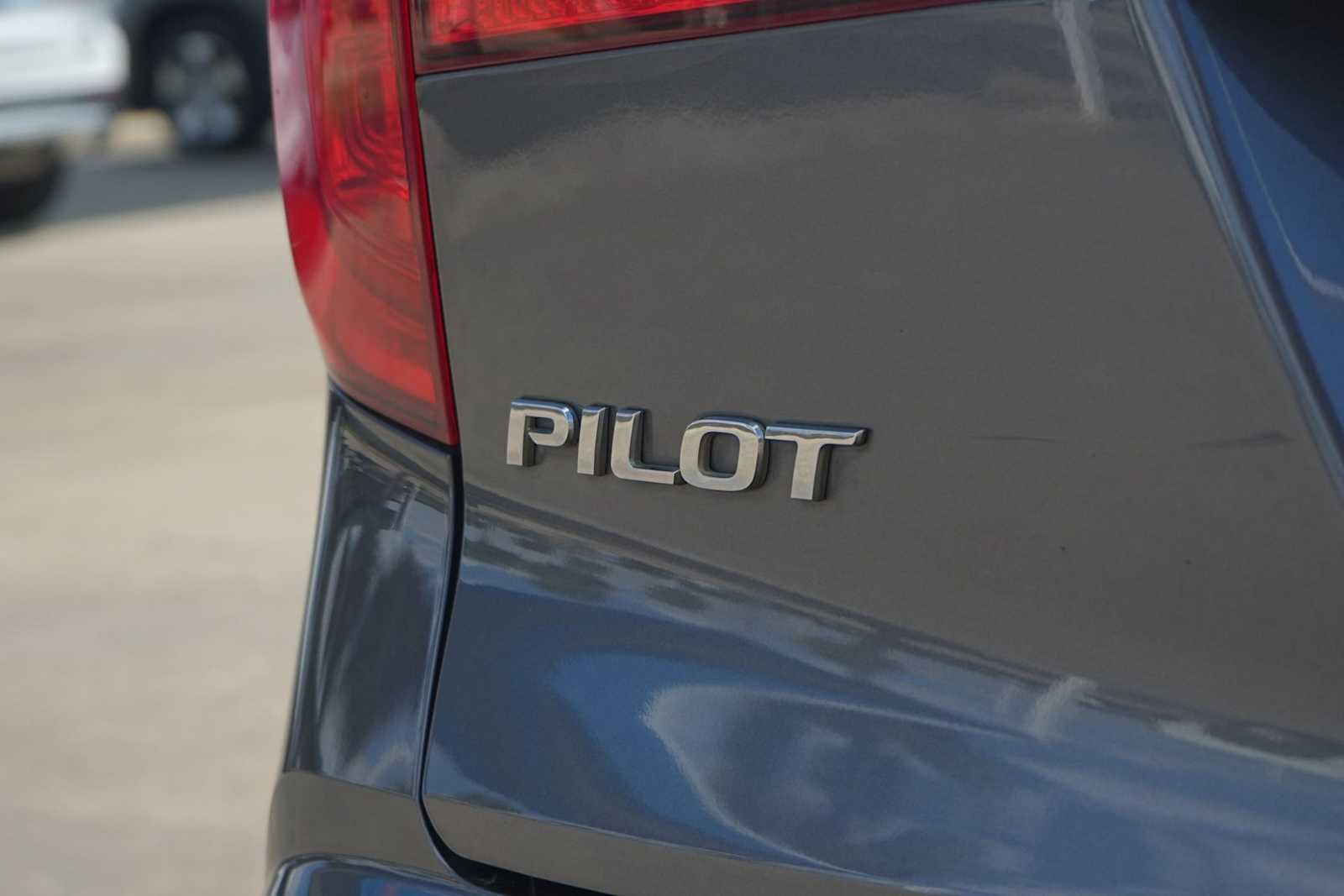 Thumbnail: 2016 Honda Pilot - 8
