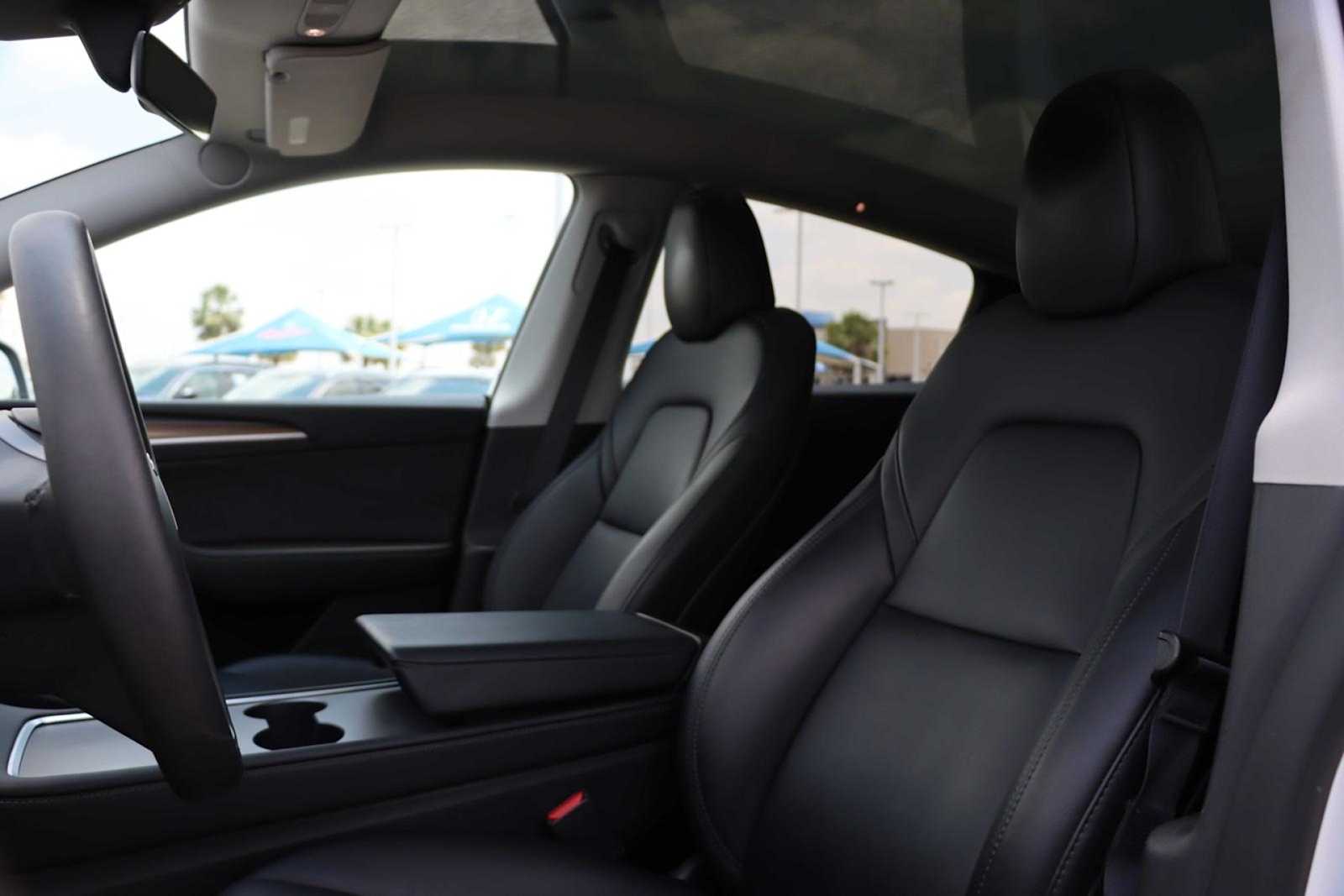 Thumbnail: 2023 Tesla Model Y - 12