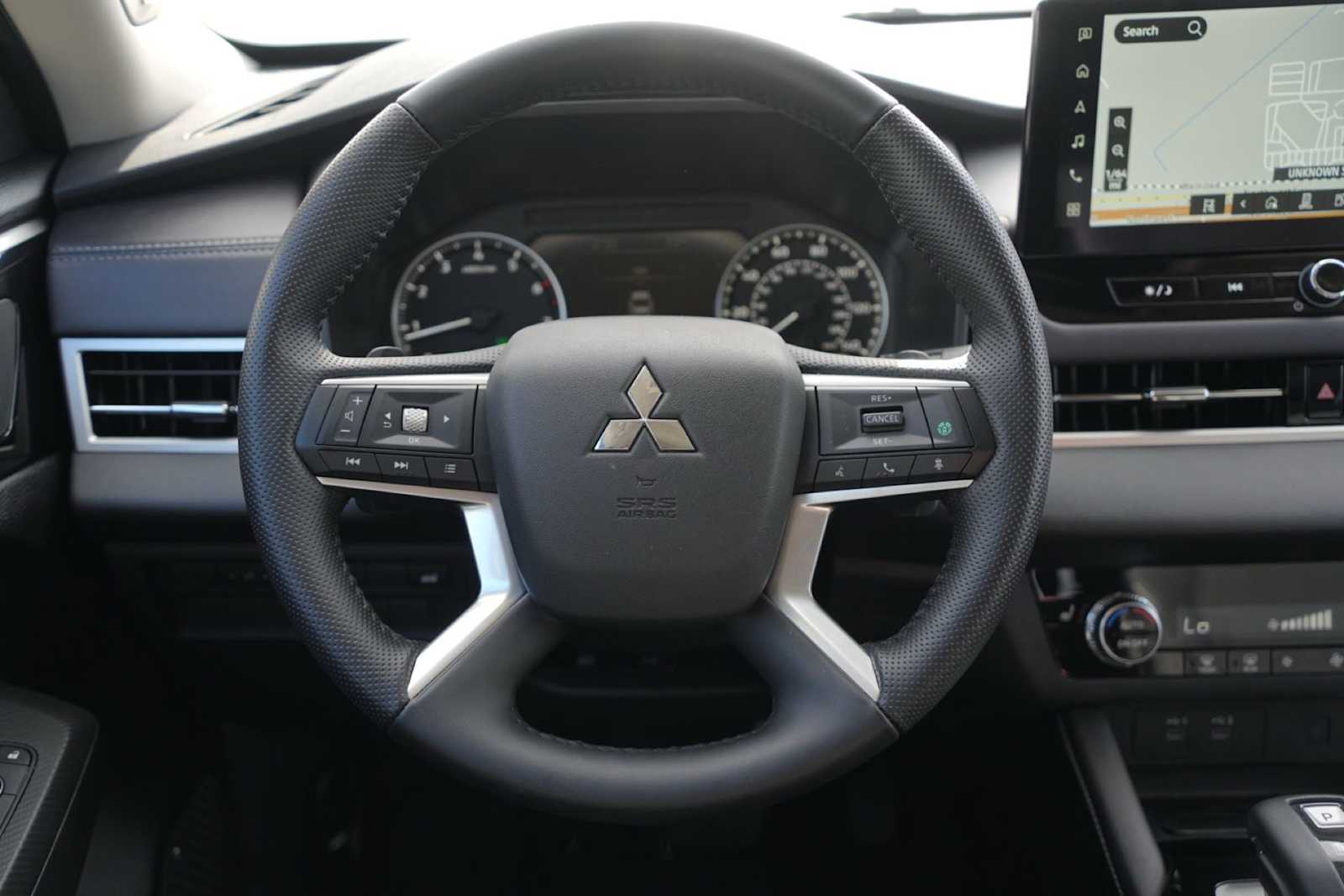 Thumbnail: 2025 Mitsubishi Outlander - 16