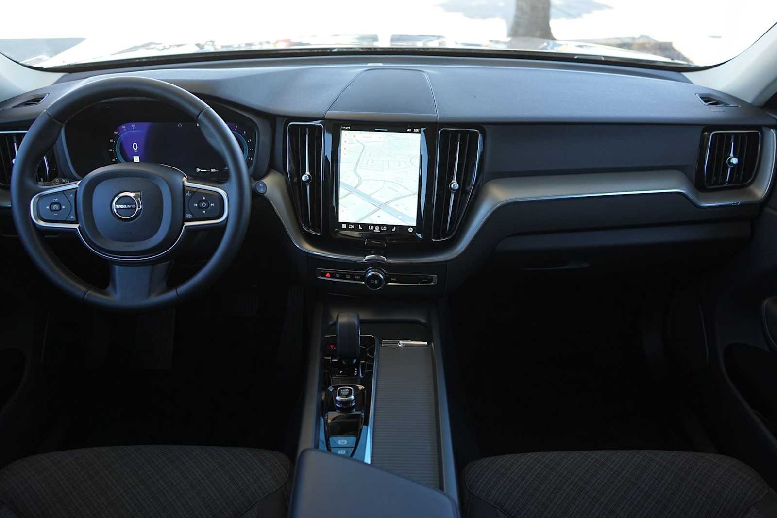 Thumbnail: 2024 Volvo XC60 - 10