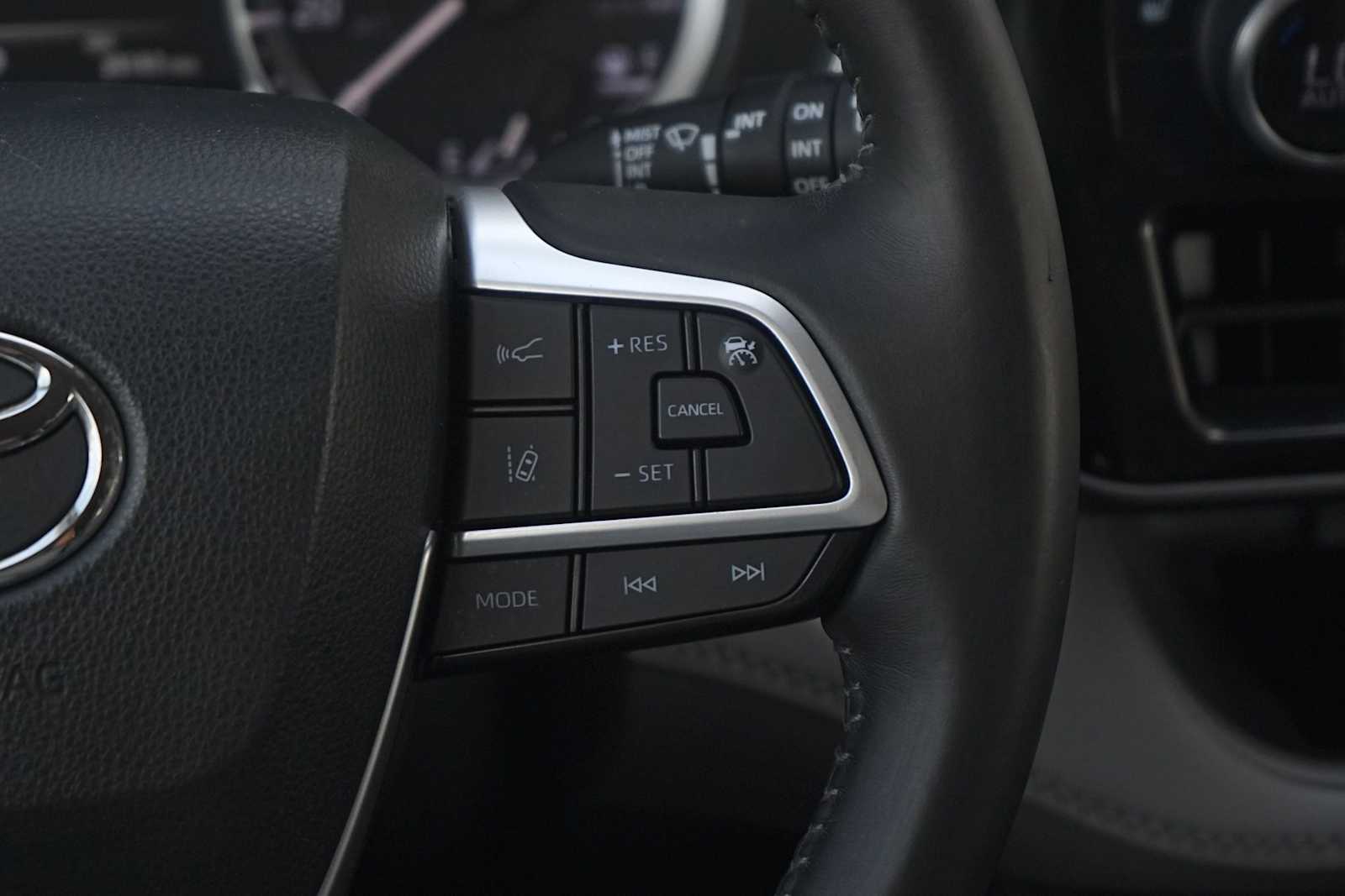 2023 Toyota Highlander XLE - Photo 18