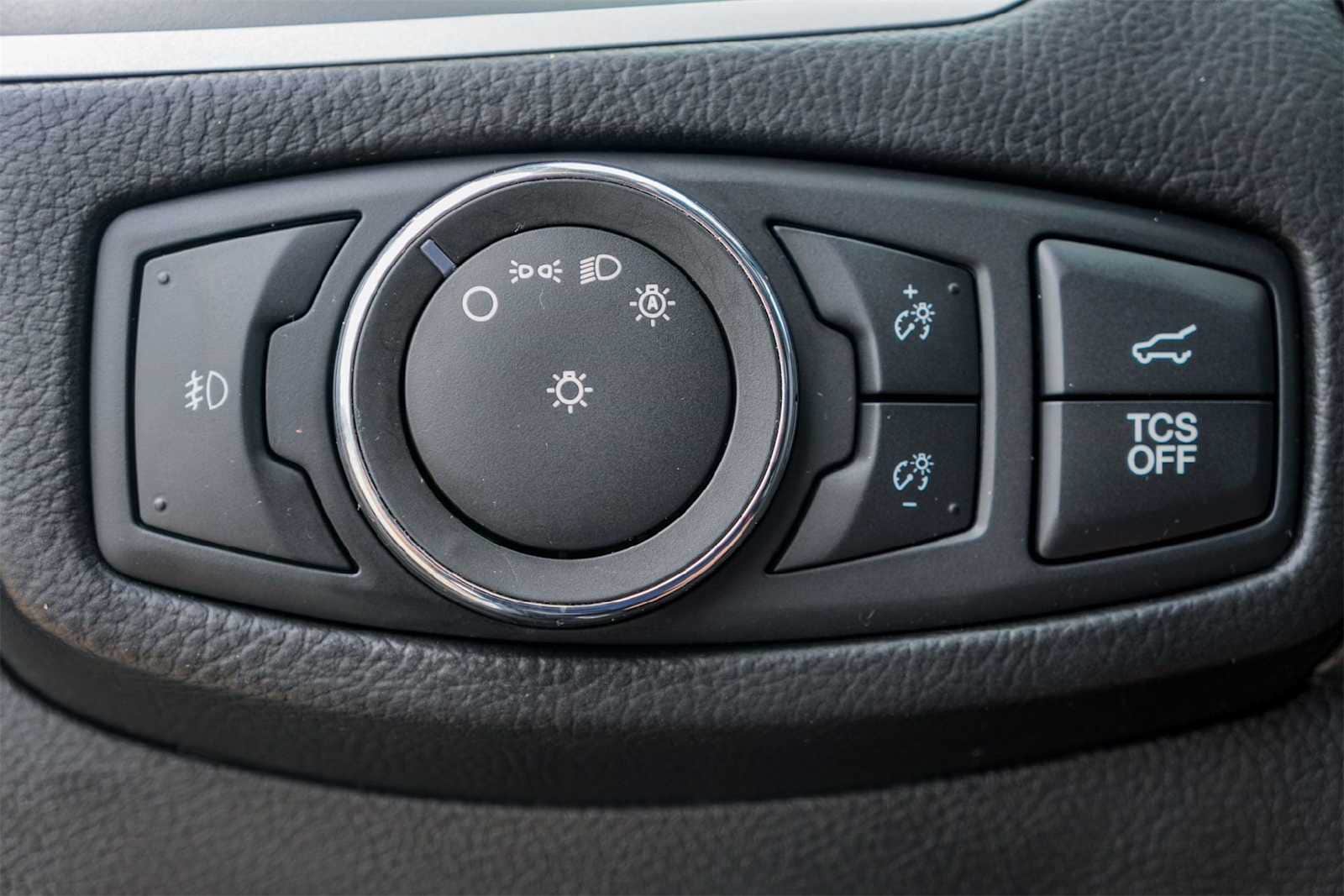 Thumbnail: 2022 Ford Edge - 23