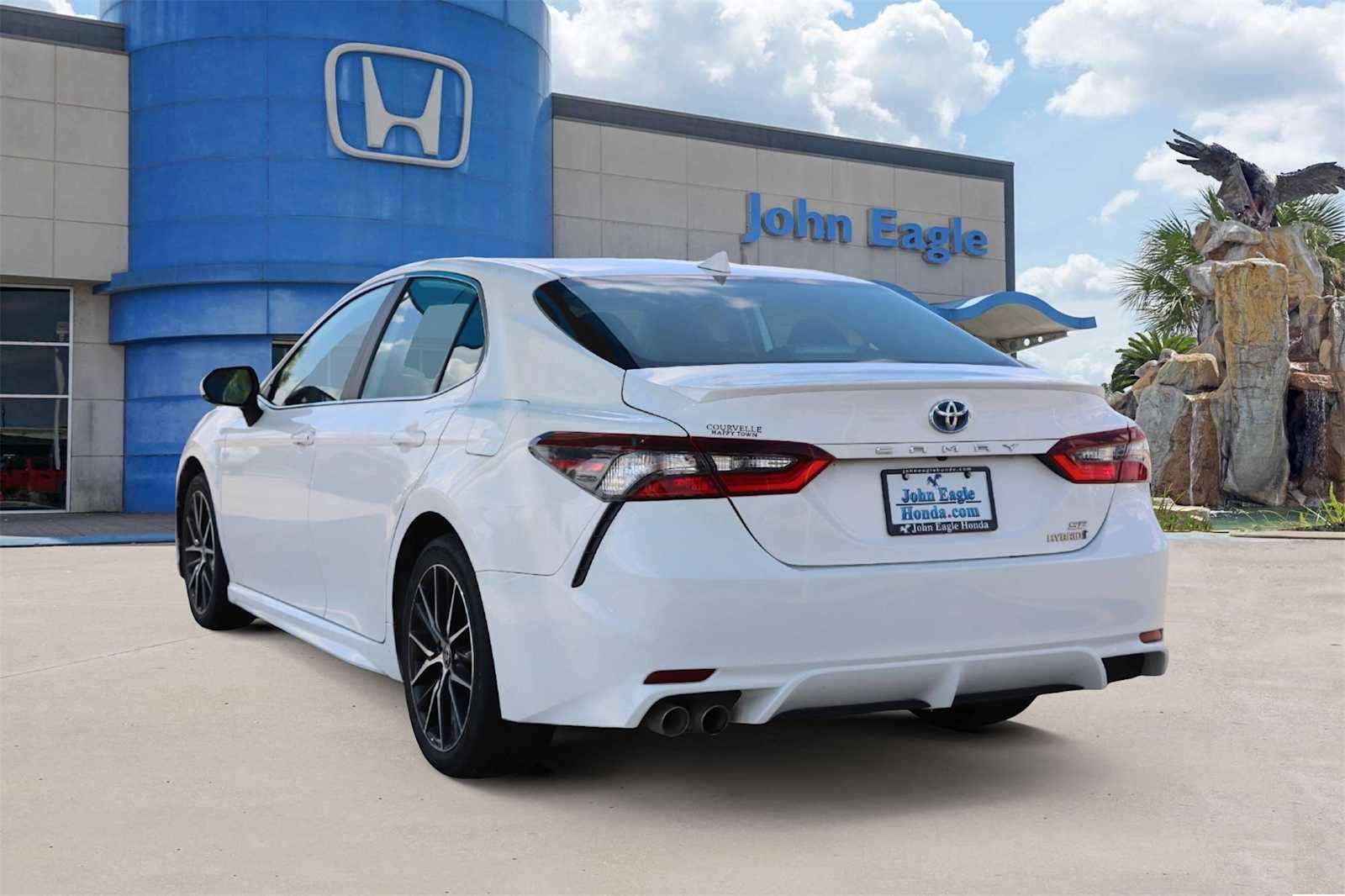 Thumbnail: 2022 Toyota Camry - 4