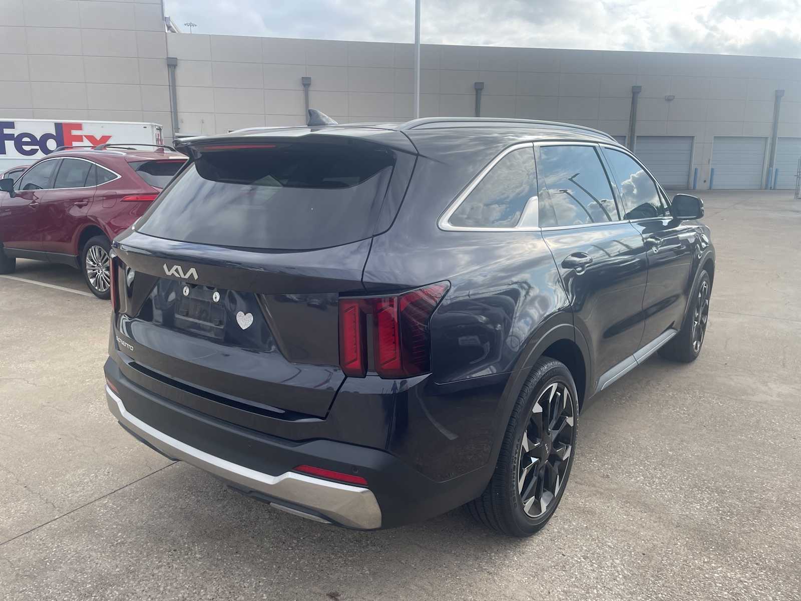 2025 Kia Sorento EX photo 3