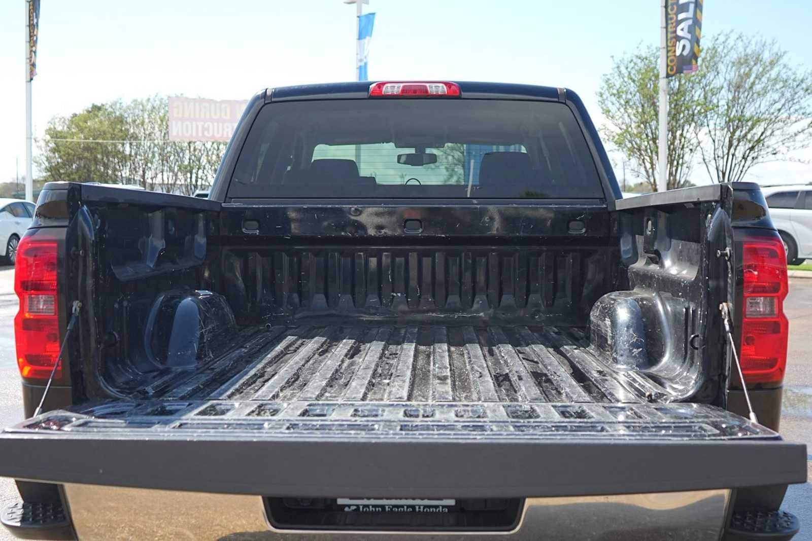 Thumbnail: 2015 Chevrolet Silverado 1500 - 27