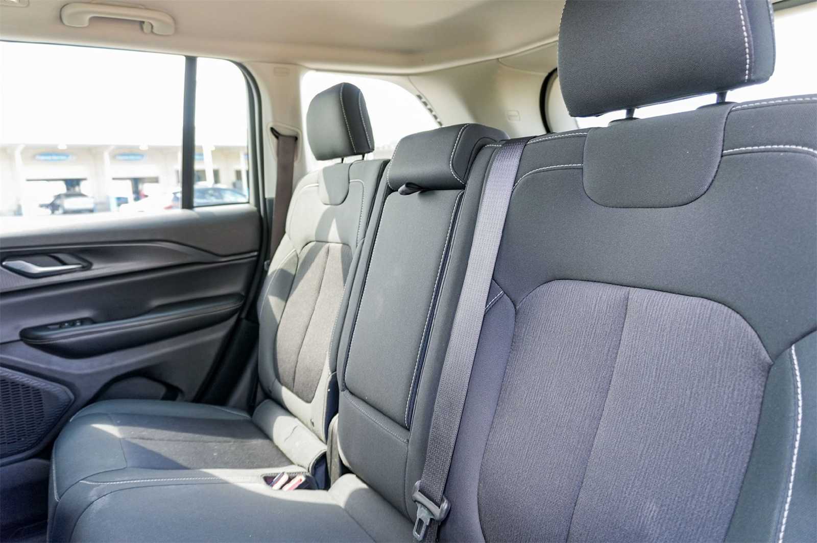 Thumbnail: 2023 Jeep Grand Cherokee - 12