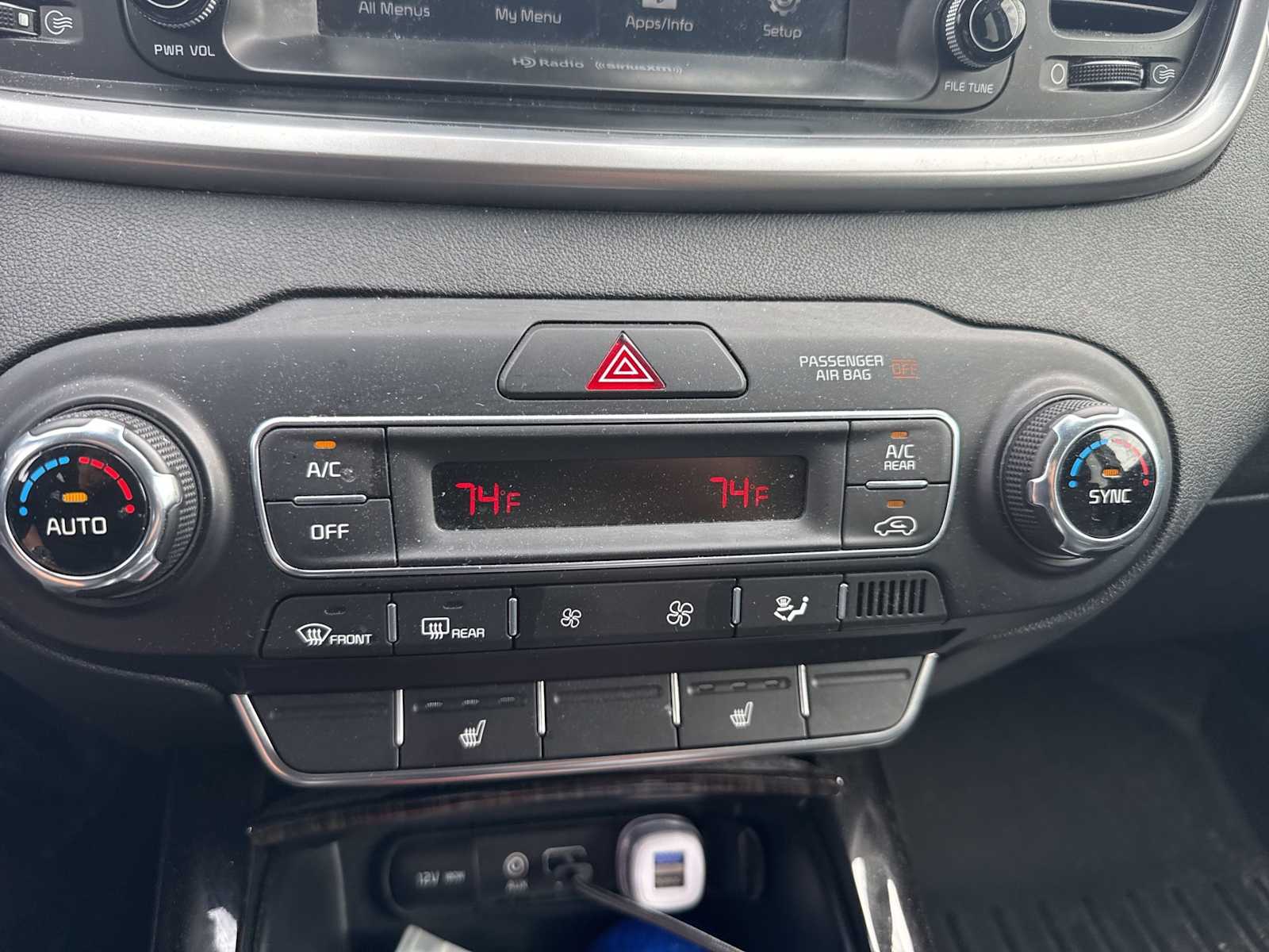 Thumbnail: 2019 Kia Sorento - 8