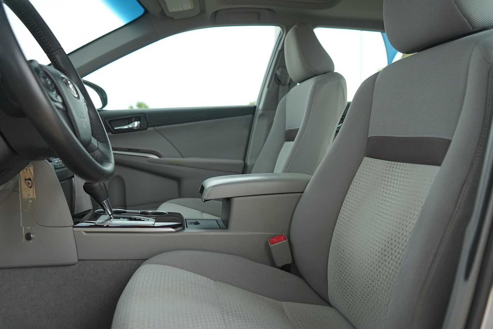 Thumbnail: 2012 Toyota Camry - 11